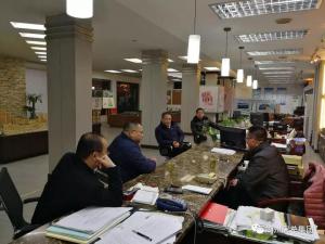 大雪再度来袭！！！公司打响“后方基地守卫战”，，向导班子夜间召开紧迫会