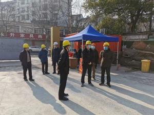 把复工清静生产责任扛在肩——城墟市团党委委员、、、副总司理潘一品带队